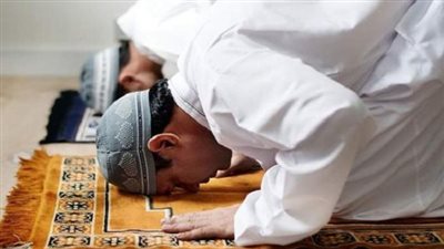 هل يجوز قراءة سورة معينة بعد الفاتحة في جميع الصلوات الإفتاء تجيب