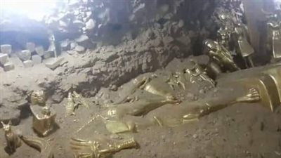 عمره 10.000 عام.. مواطنون عرب يعثرون على كنز من التماثيل الذهبية النادرة يعود الى الحضارة السبئيه