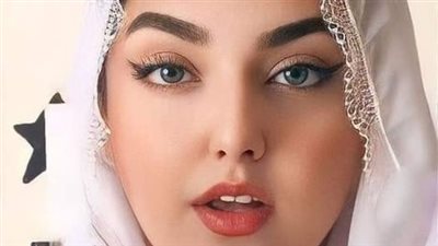 في منزل بسيط جدا في حي من احياء القاهره تستيقظ ريم وهي فتاه في التاسعه عشر 