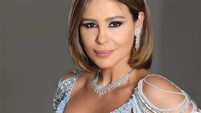 أطلّت الفنانة اللبنانية كارول سماحة على متابعيها عبر حسابها الشخصي في موقع التواصل الاجتماعي “انستغرام” من خلال مشاركتها مجموعة من الصور الجديدة