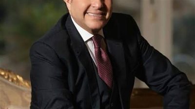 أجرى المغني المصري هاني شاكر المطربة السورية زيارة إلى ميادة الحناوي في منزلها بالعاصمة السورية دمشق وسط أجواء من الحب المتبادل.
