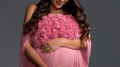 شام الذهبي بنت أصالة نشرت هي الصور وسألت الجمهور ياترى أنا حامل في ولد ولا بنت؟؟😅.. اللي عنده قوة ملاحظة لح يعرف بسهوولة😍😉.. يلي ماعرف يشوف أول تعليق👇👇