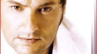 ترك دراسته من أجل الفن وانفصل بعد 13 سنة زواج .. حكاية الفنان علاء زلزلي وأبرز محطات حياته! مطرب وملحن وممثل لبناني،
