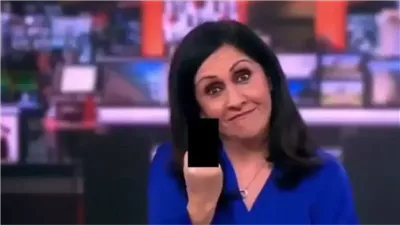 حركة لمذيعة شهيرة على الهواء