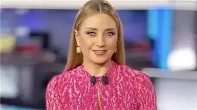  ماذا فعلت أجمل مذيعة عربية عندما أعتقدت انها ليست على الهواء