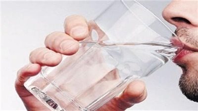 ما حكم من شرب أثناء أذان الفجر؟