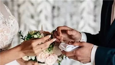 كانت رايحه تقييس فستان الفرح