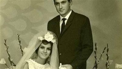 صورة لزوجـان في الستينات تهــز مواقع التواصل.. هل لاحــظت شيئًا؟