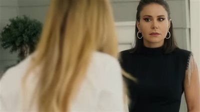 امرأة لا تستطيع ان تضع عينها في عين زوجها لمدة ثلاثة شهور بعد ان قرأت ورقة في خزانته