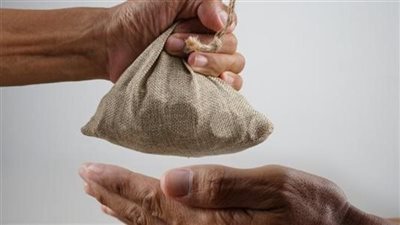 شروط الزكاة وهل تجوز على الاخوة !