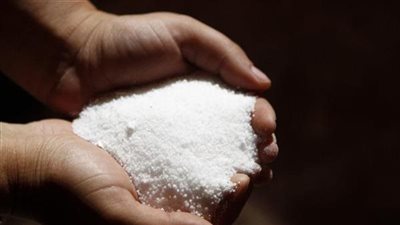 هل رش الملح بالمنزل يذهب الحسد !؟ وماحكمه