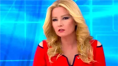  طفل سوري يبكي أشهر مذيعة تركية بعد ظهوره في برنامجها مناشدا بتنفيذ طلب واحد له