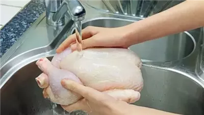 ماهو سر ظهور الډم داخل الدجاج بعد طبخها