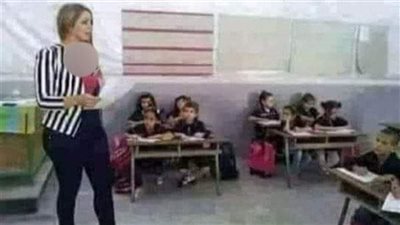 معلمة فى المدرسة تقول لأحد الطلاب