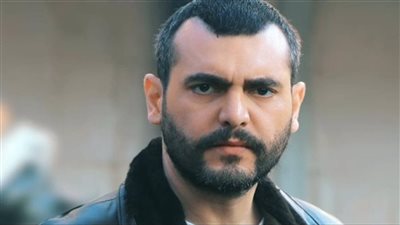 أول ظهور لإبن الفنان سامر إسماعيل الذي انشهر بشخصية شاهين بمسلسل ولاد بديعة بدا نسخة عنه بالوسامة
