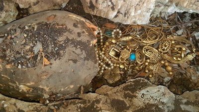 كنوز ودفائن لحظة فتح