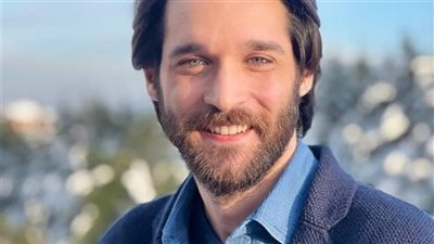 دخل عالم السينما بتشجيع من المخرج باسل الخطيب ولمع نجمه عربياً بعد مشاركته في مسلسل عروس بيروت.. 10 معلومات عن الفنان فارس ياغي “ابن شكران مرتجى الحقيقي