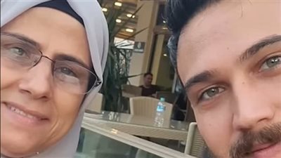 السبب الحقيقي وراء خلاف الشيف عمر و أخوه و والدته !!
