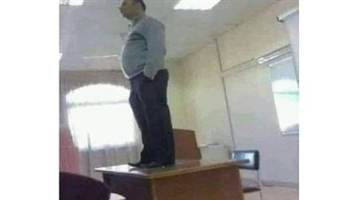 دكتور الجامعة والطالب المشاغب
