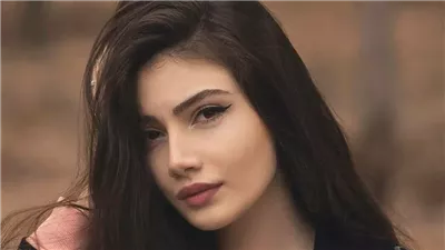 كنت قاعده في شــقة حماتى