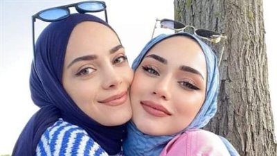 لقيت واحدة صاحبة مراتي قاعدة معاها