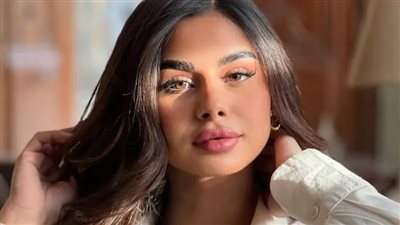 صاذمة وحريئة..منة عرفه تتحدى الجميع بصور حنونيه اشغلت عضب السوشال ميديا العربية!!
