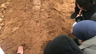 جمع الوالد أولاده الذكور ودعاهم الى اجتماع