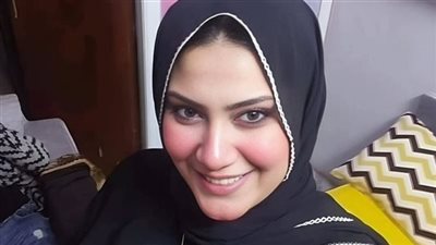 دخل المستشفي مسرعا وهو في حالة من الارتباك كامله