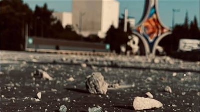 قصة هـزت دمشق.. عمال سـوريين واثناء ترميم هيكل السيف الدمشقي عثروا بداخله على كتاب وصندوق خشبي قديم 