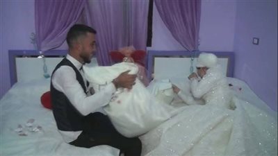 عريس عندما دخل علي عروسه