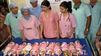 امرأتان فى امريكا وضعنا في نفس الوقت