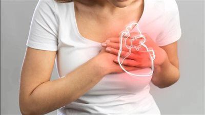 10 أعراض لضعف عضلة القلب يجب الانتباه إليها مبكرا أبرزها وجود ألم ينتشر نحو الذراعين