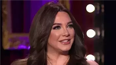 مين أكثر واحد كان نفسك تتزوجيه بكل جرائتها المعهودة سلاف فواخرجي تجيب وټحرق قلب زوجها وائل رمضان طلع فنان شهير